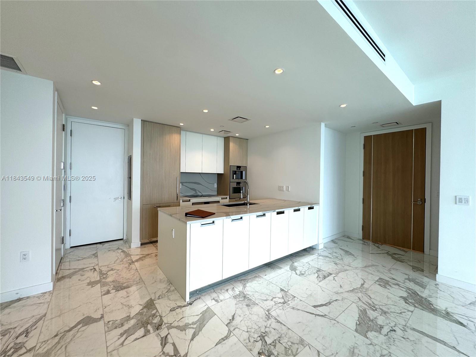 15701 Collins Ave 1004