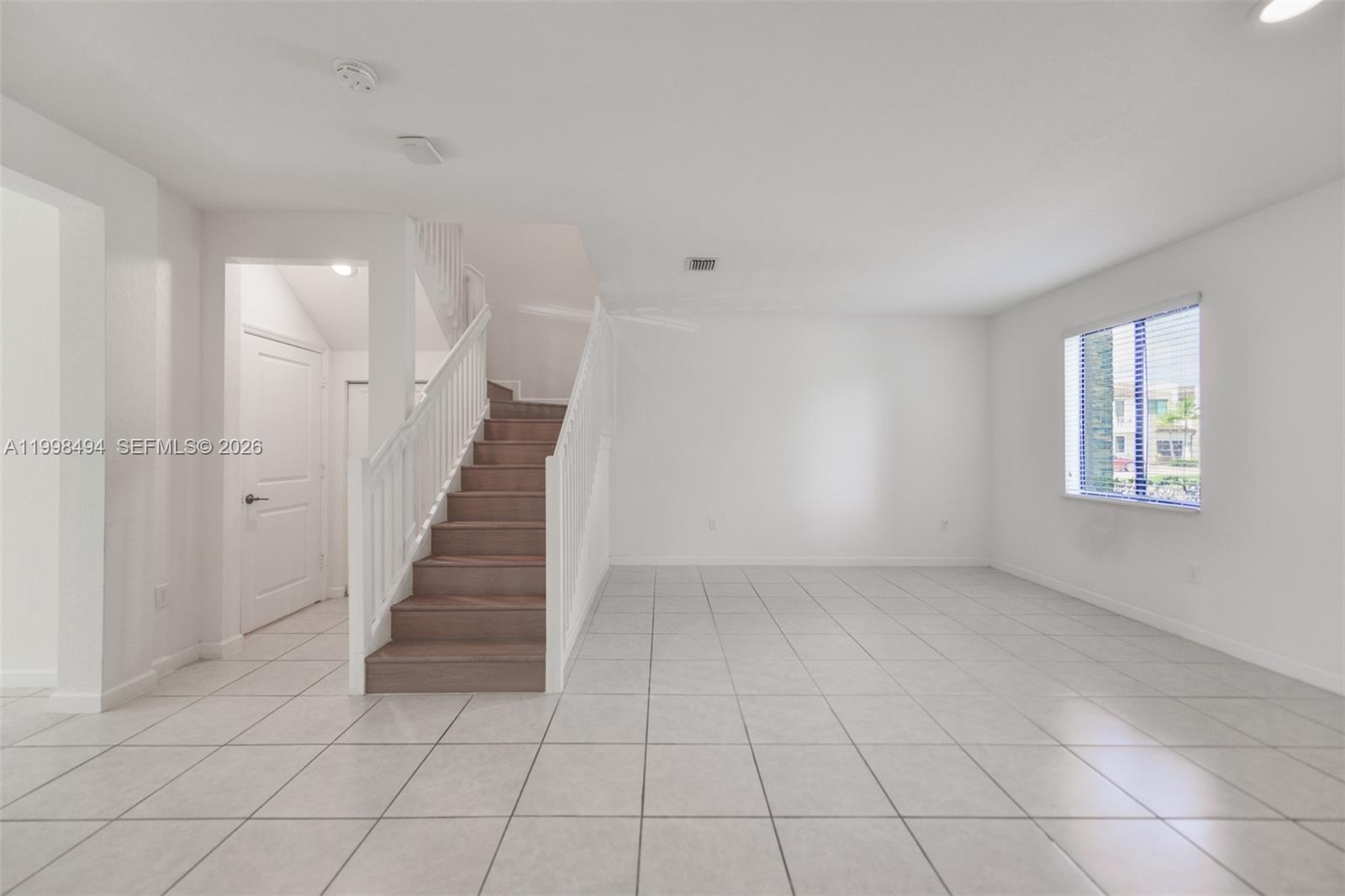 VIA VENTURA NEIGHBORHOOD - Residential Lease