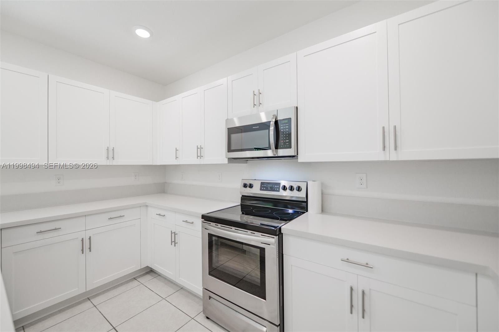 VIA VENTURA NEIGHBORHOOD - Residential Lease