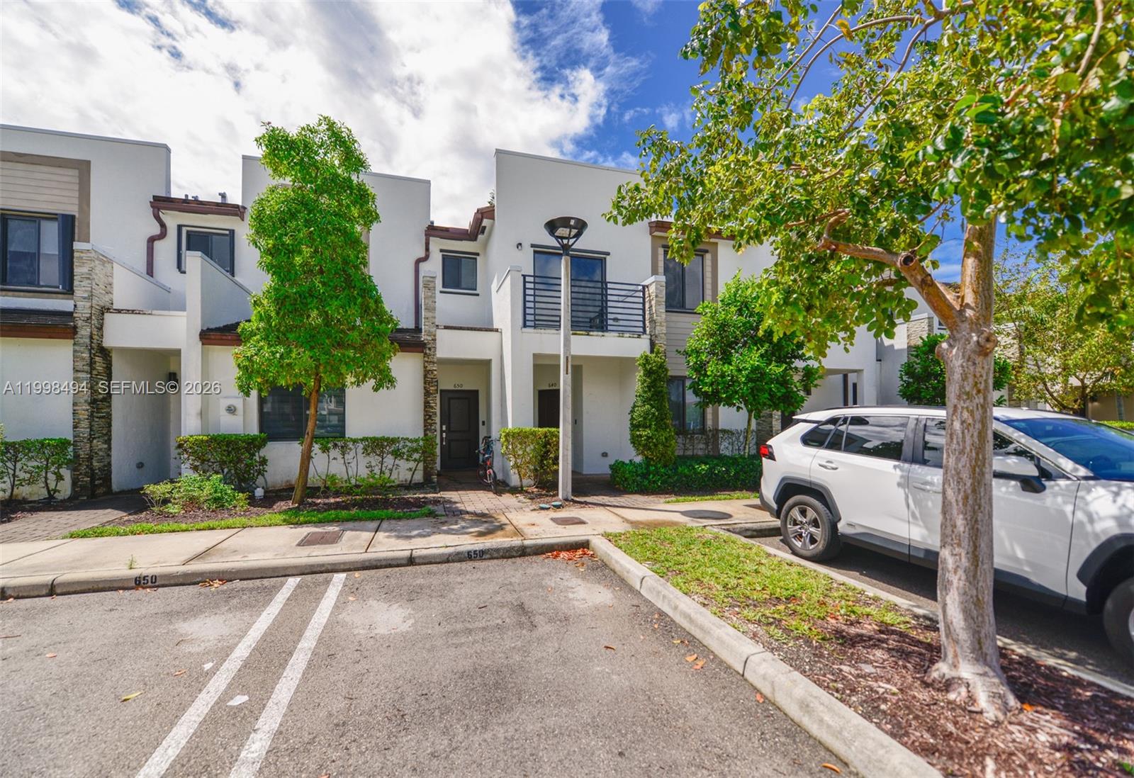 VIA VENTURA NEIGHBORHOOD - Residential Lease