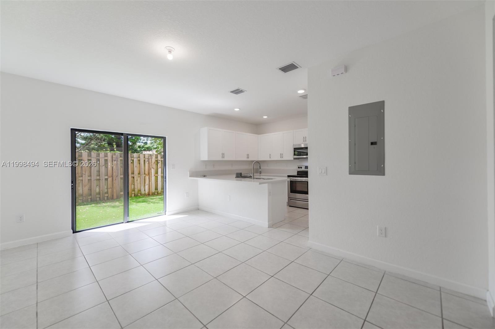 VIA VENTURA NEIGHBORHOOD - Residential Lease