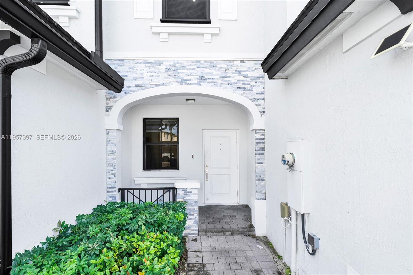 PINE ISLE - Residential