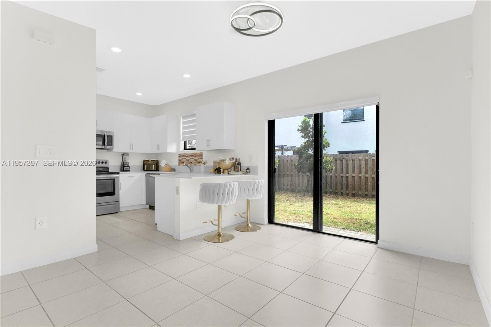 PINE ISLE - Residential