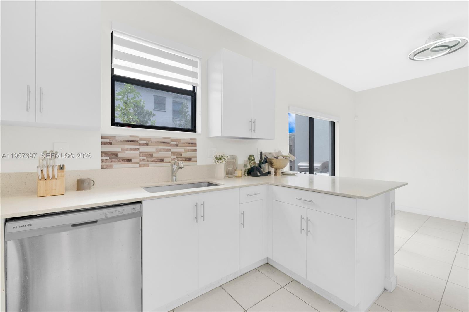 PINE ISLE - Residential