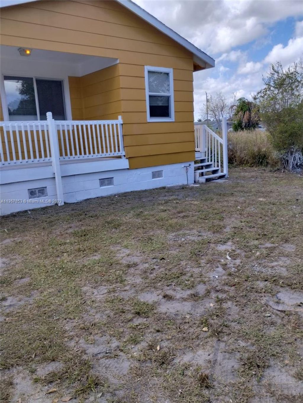 Photo of 1215 N 16th St, Fort Pierce, FL 34950 (MLS # A11357853)
