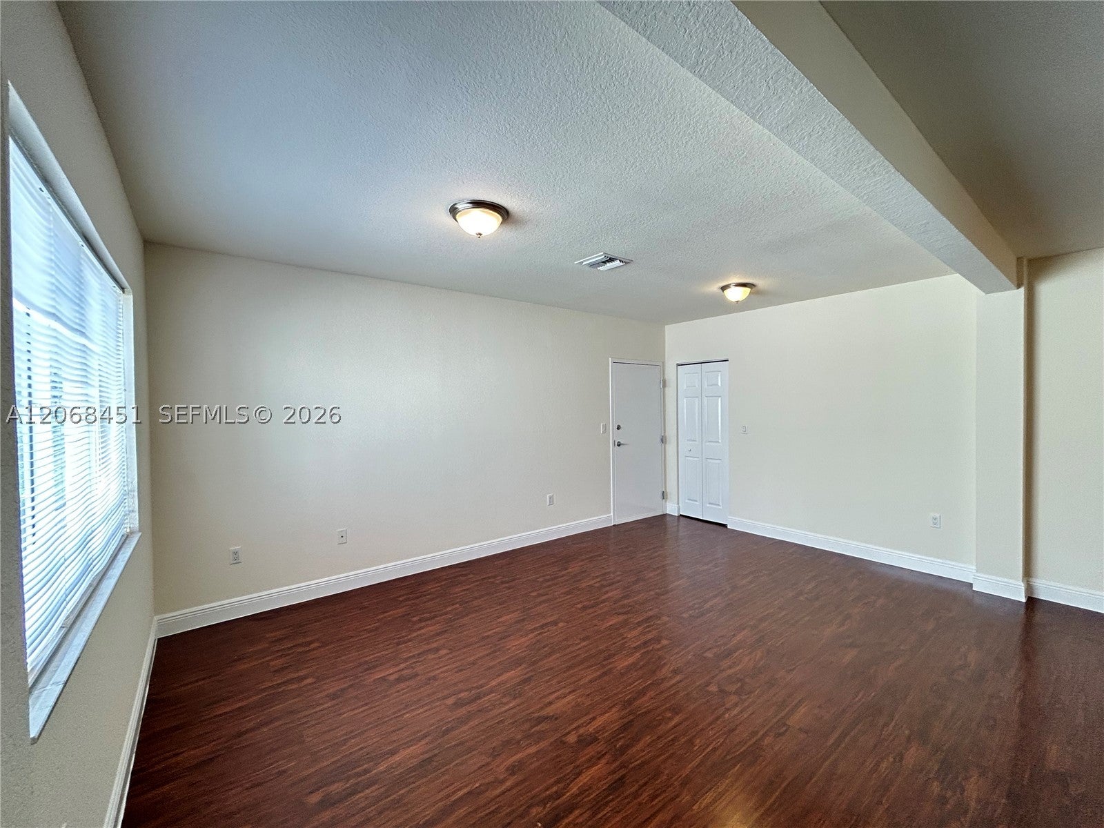 2931 Sheridan Ave 12
