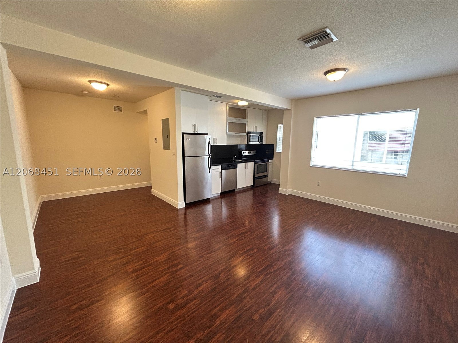 2931 Sheridan Ave 12