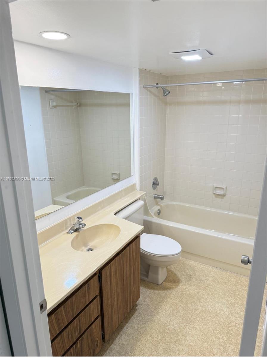 WHITEHALL CONDO OF THE LA - Residential Lease