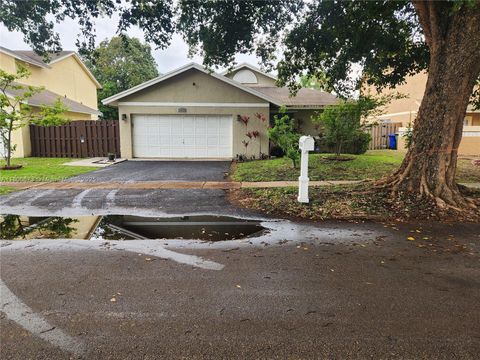 10000 SW 9th Ct Pembroke Pines FL 33025