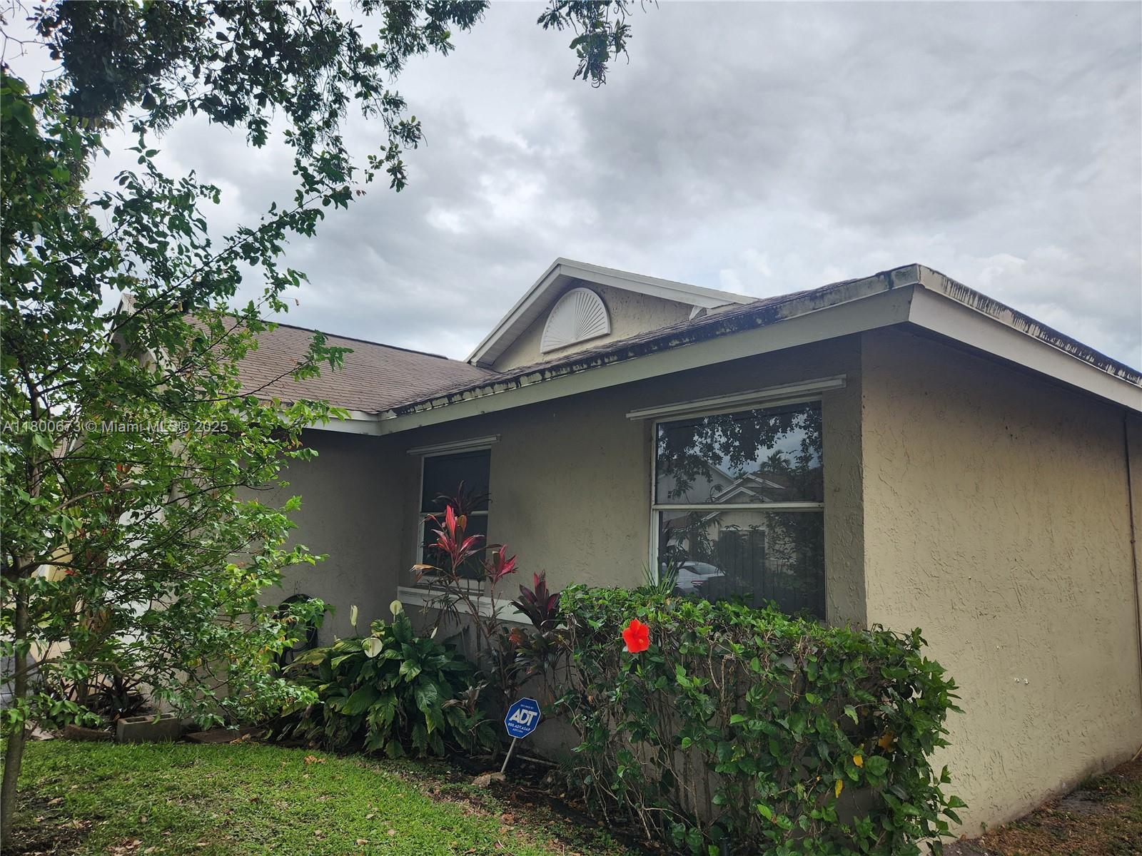 10000 SW 9th Ct