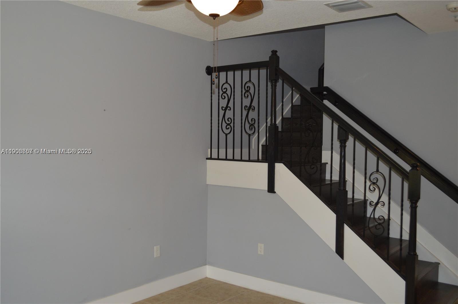 RODEO VILLAGE - Residential Lease