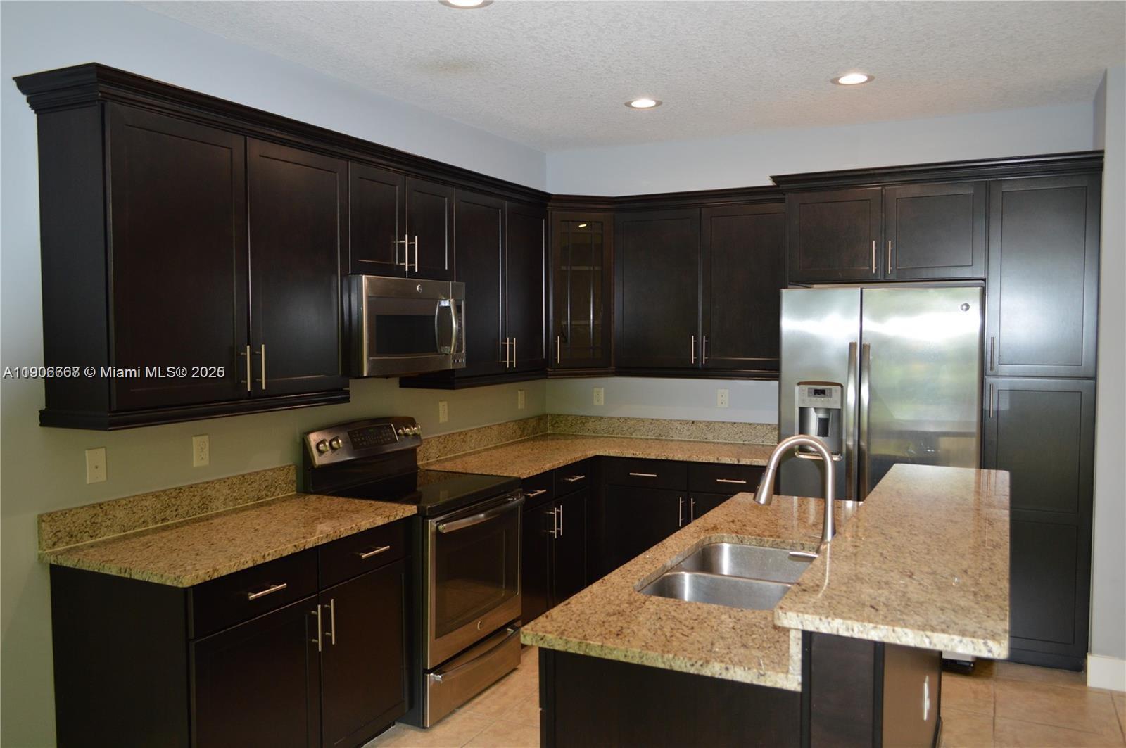 RODEO VILLAGE - Residential Lease