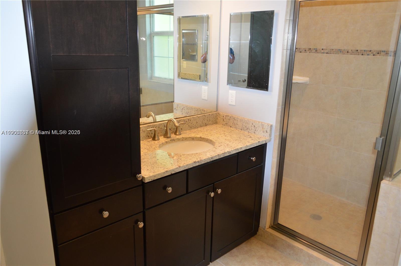 RODEO VILLAGE - Residential Lease