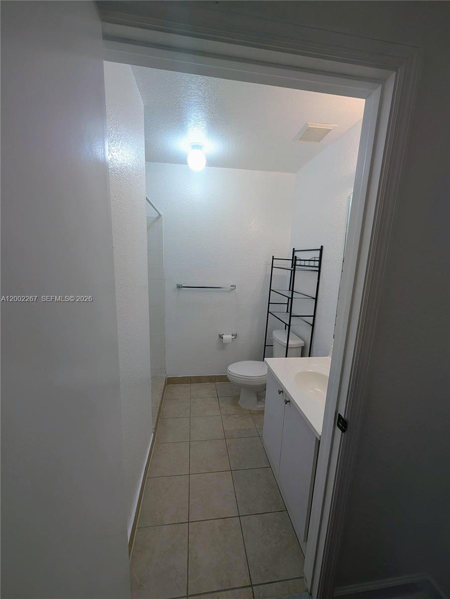 LAKE VUE VILLAS CONDO - Residential Lease