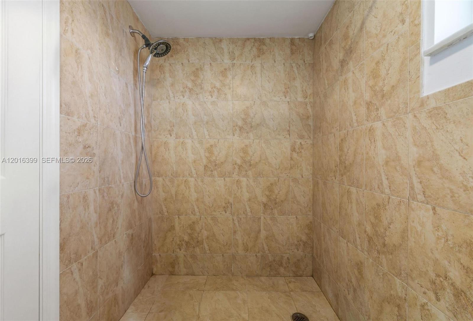 EL CONQUISTADOR SOUTH CON - Residential
