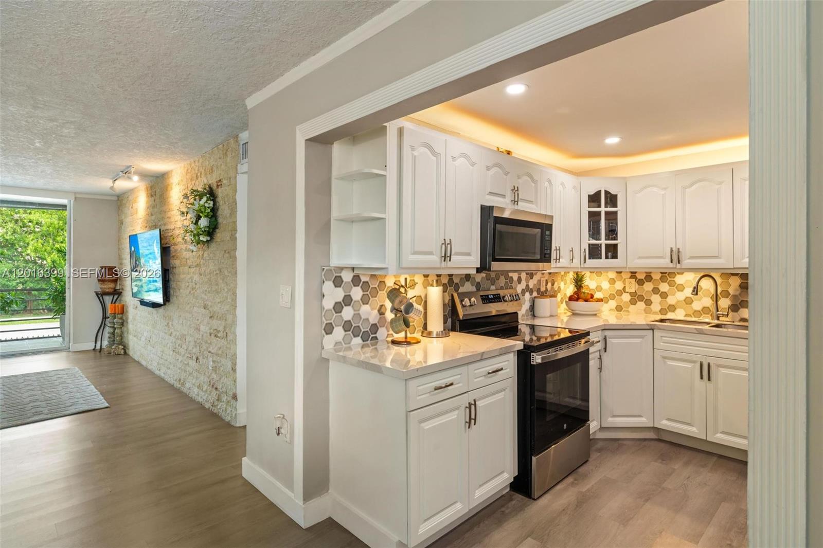 EL CONQUISTADOR SOUTH CON - Residential