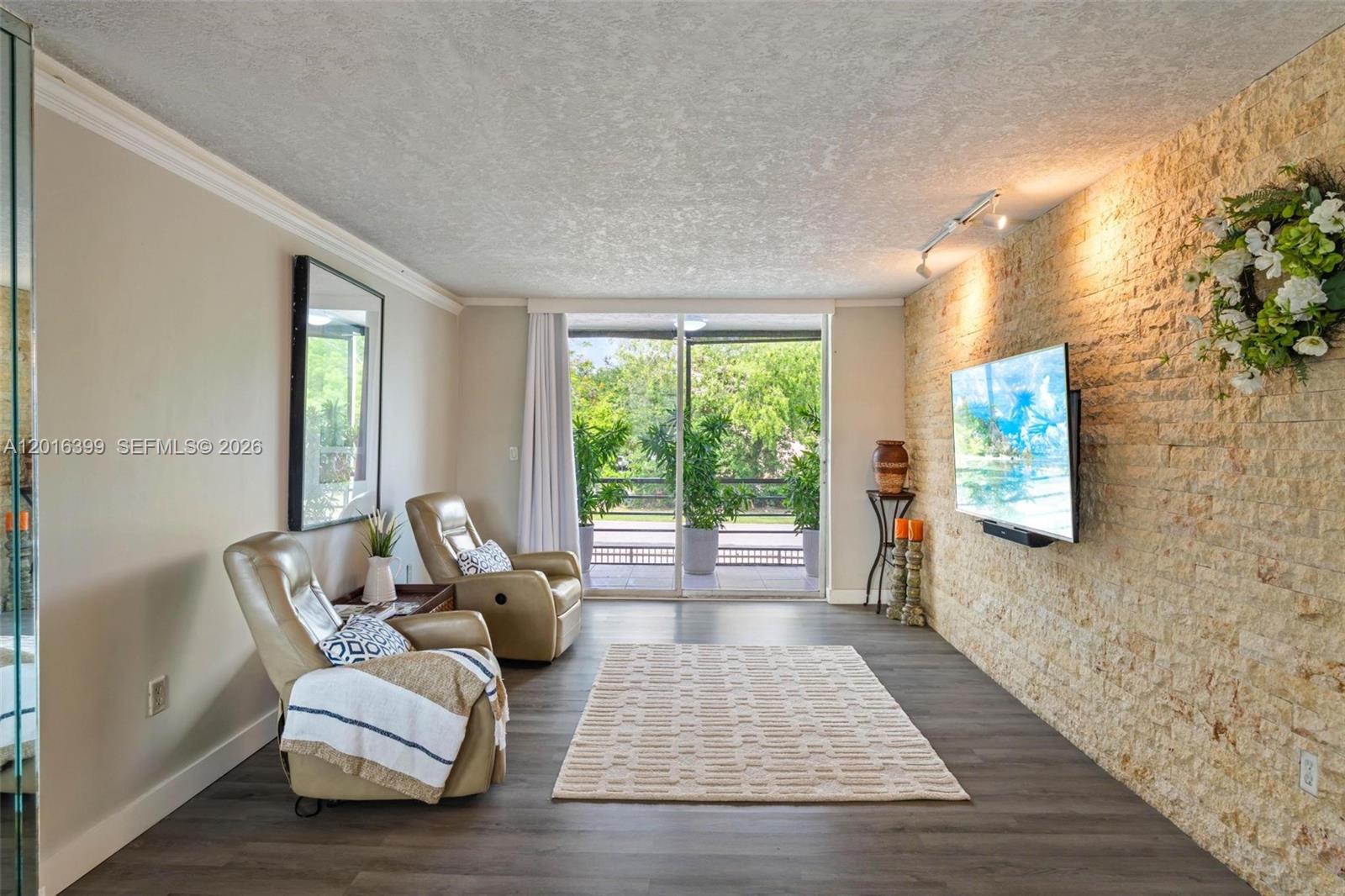EL CONQUISTADOR SOUTH CON - Residential