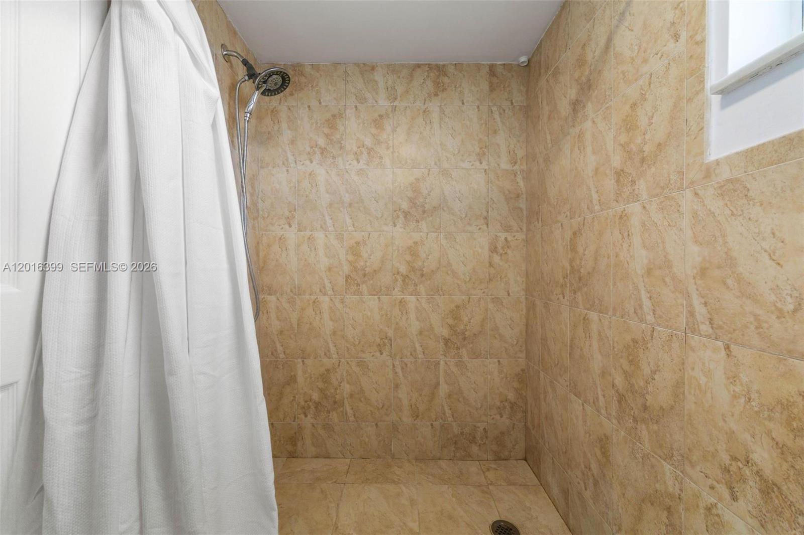 EL CONQUISTADOR SOUTH CON - Residential