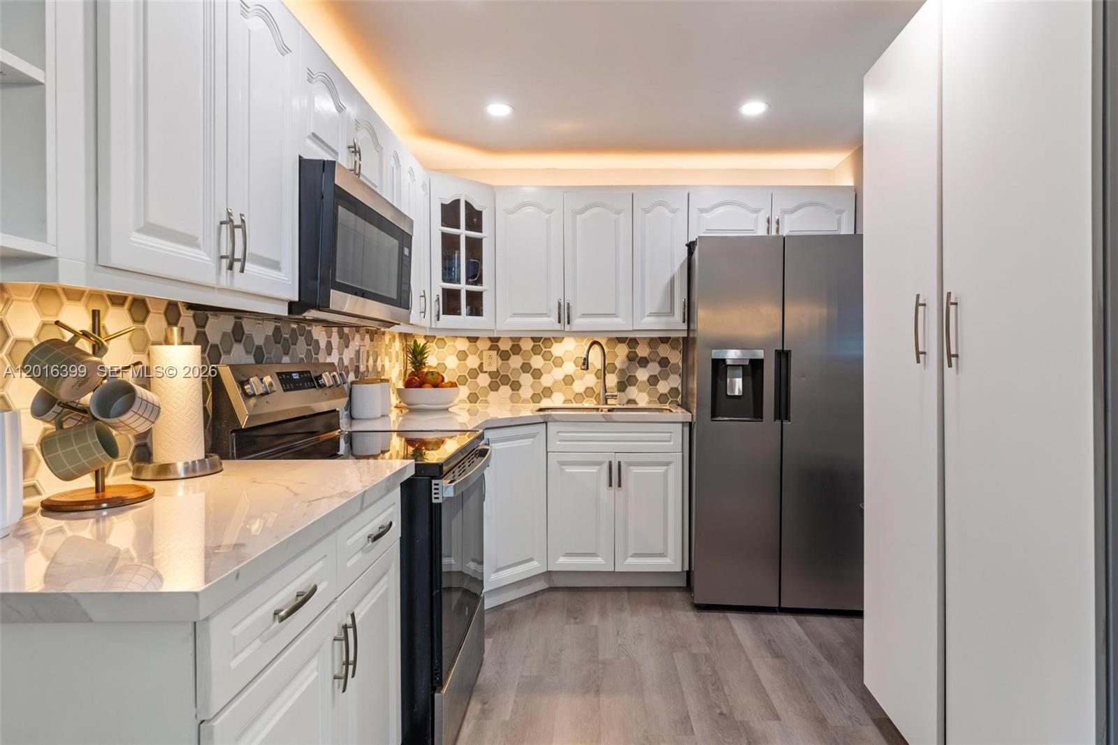 EL CONQUISTADOR SOUTH CON - Residential