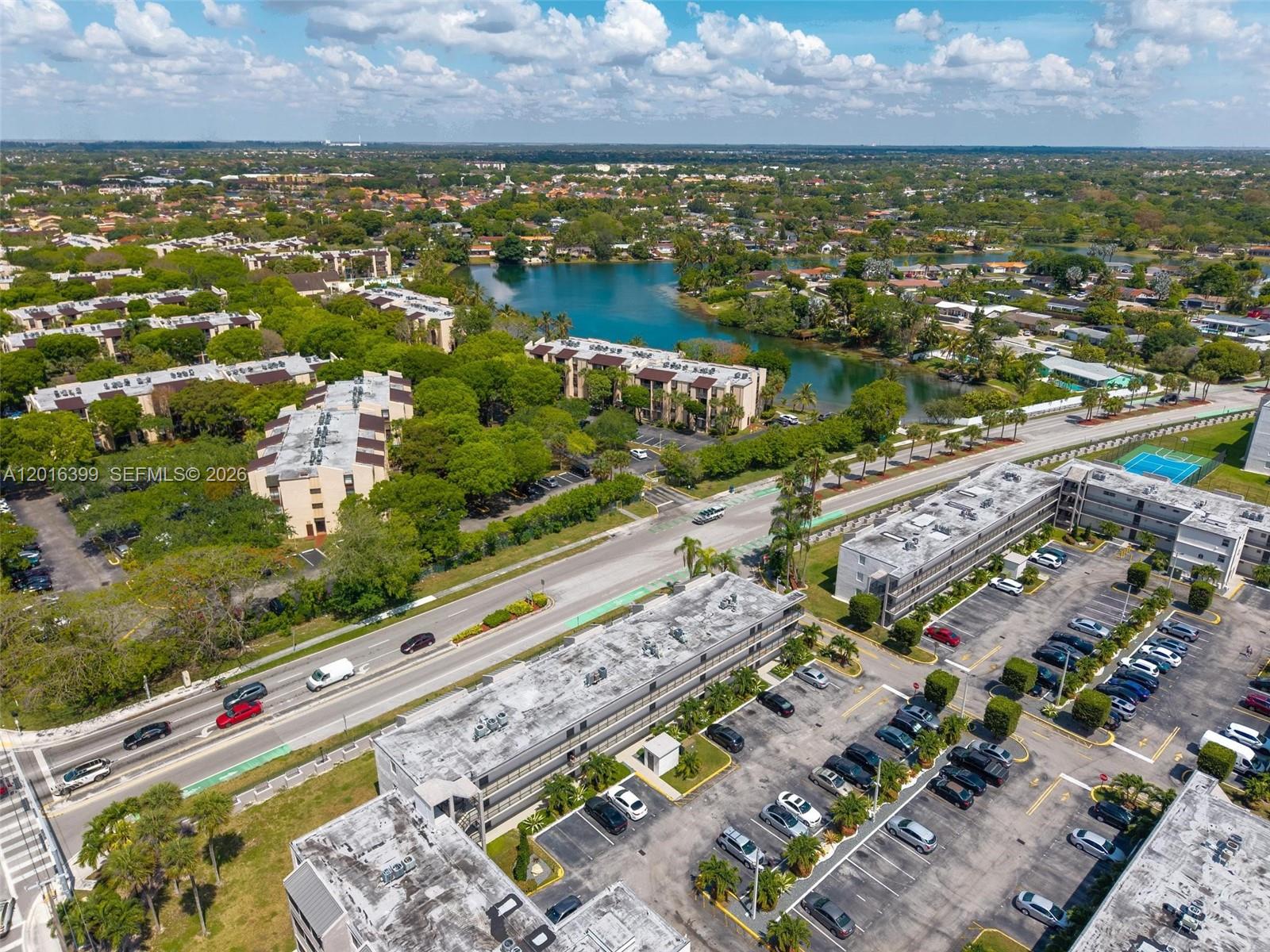 EL CONQUISTADOR SOUTH CON - Residential