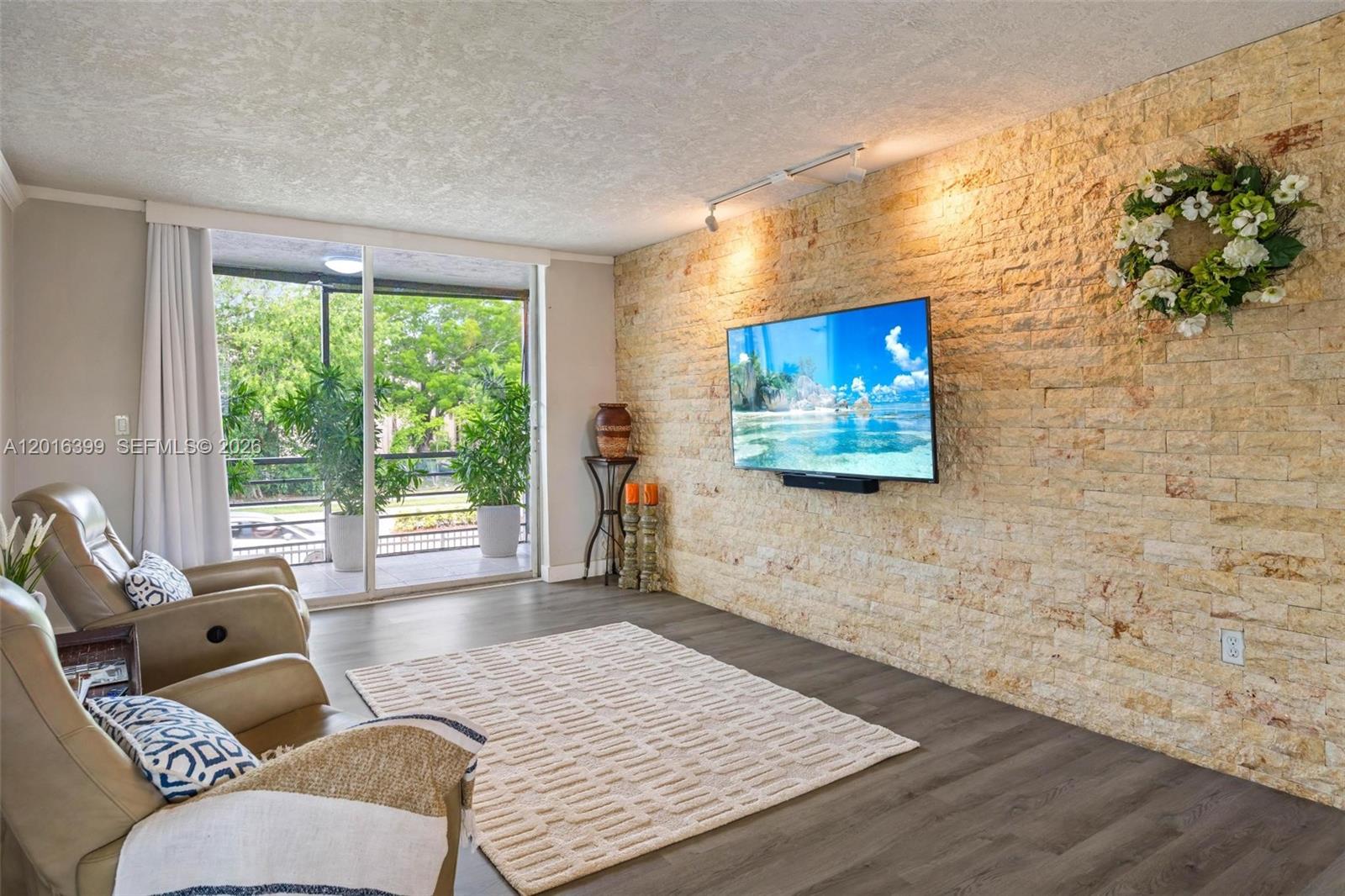 EL CONQUISTADOR SOUTH CON - Residential