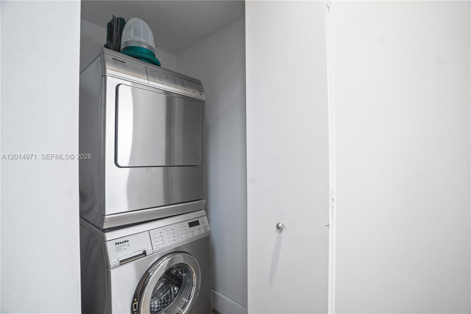 PARK VILLAS CONDO - Residential Lease