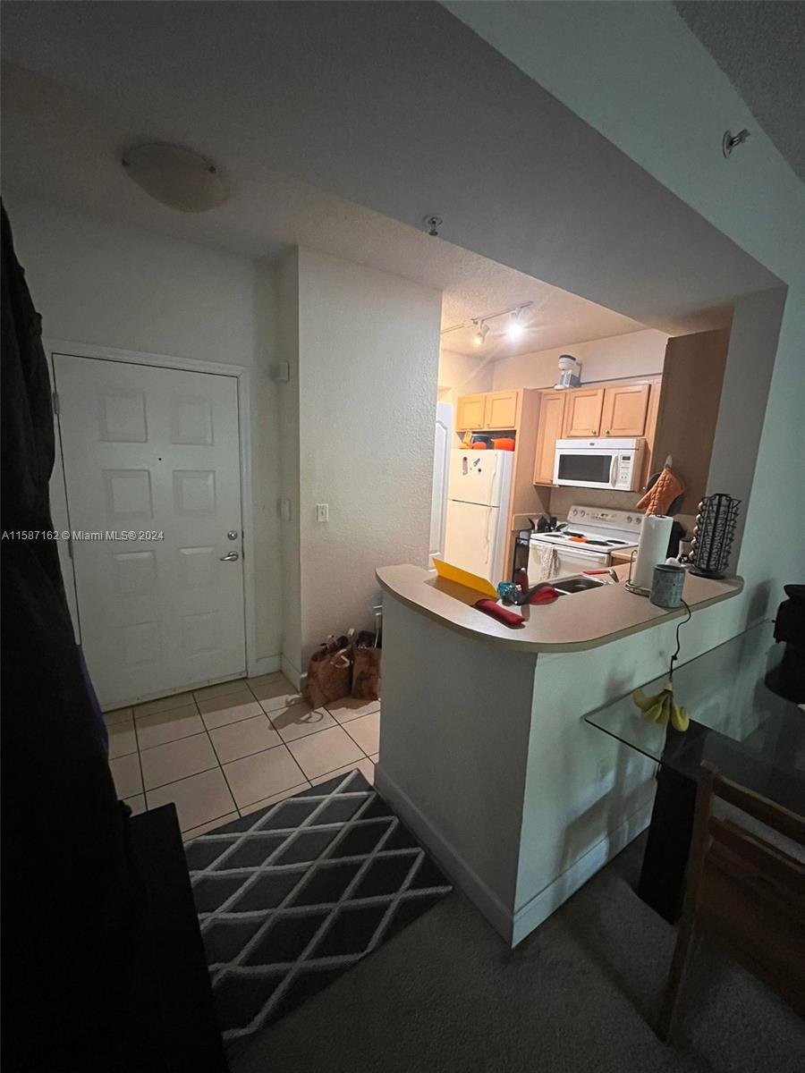 6001 SW 70th St 330