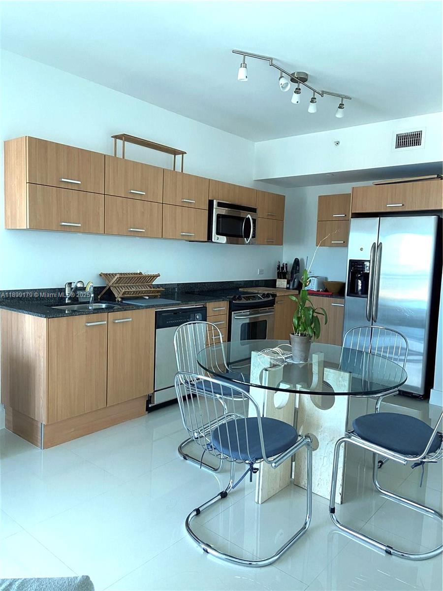 WIND CONDO - Residential