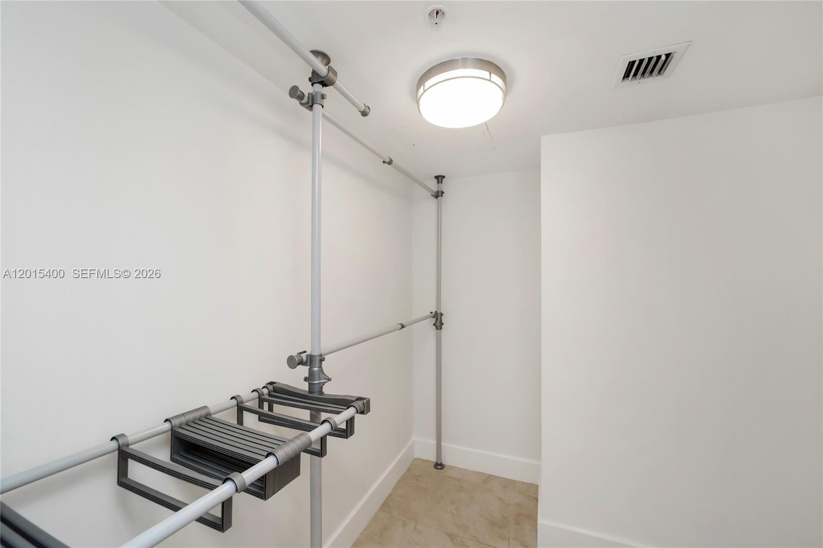 BRICKELL ON THE RIVER S T - Residential Lease