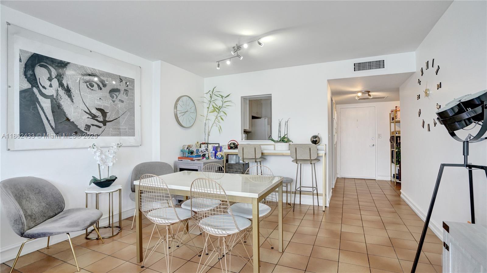 BAYVIEW TERR CONDO - Residential