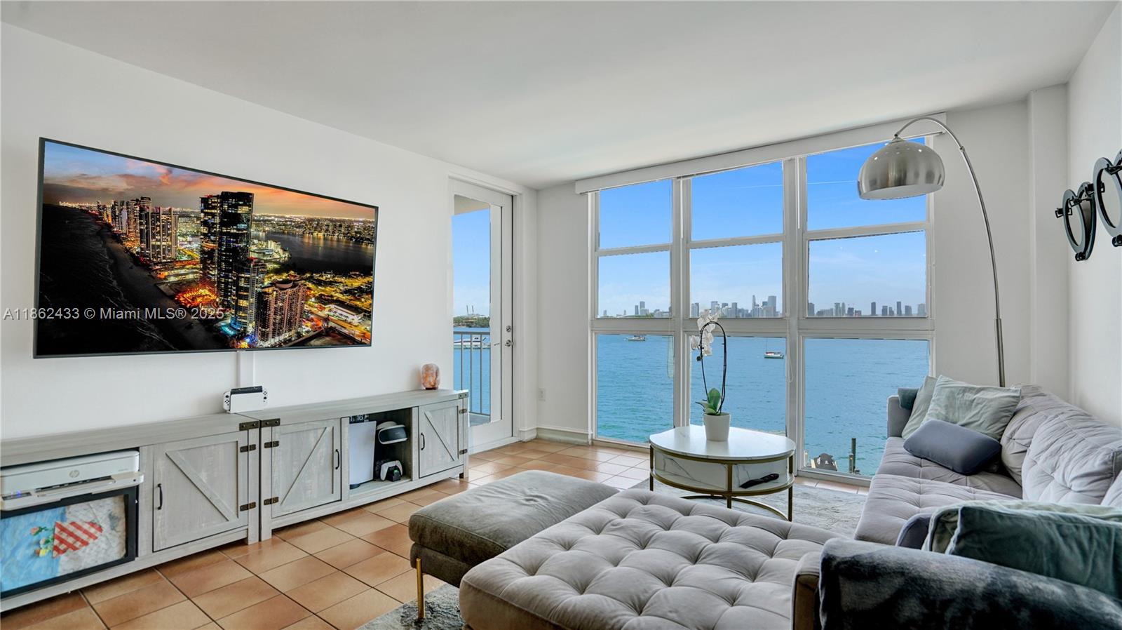 BAYVIEW TERR CONDO - Residential