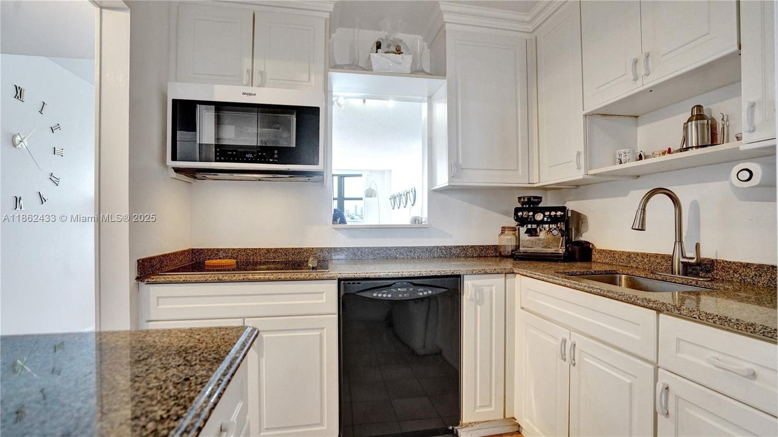 BAYVIEW TERR CONDO - Residential