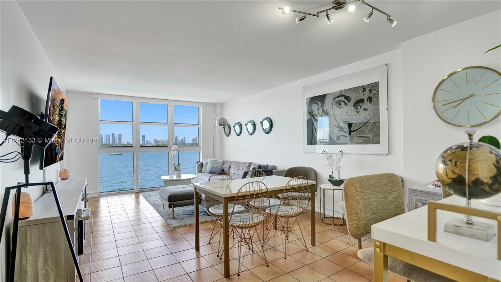 BAYVIEW TERR CONDO - Residential