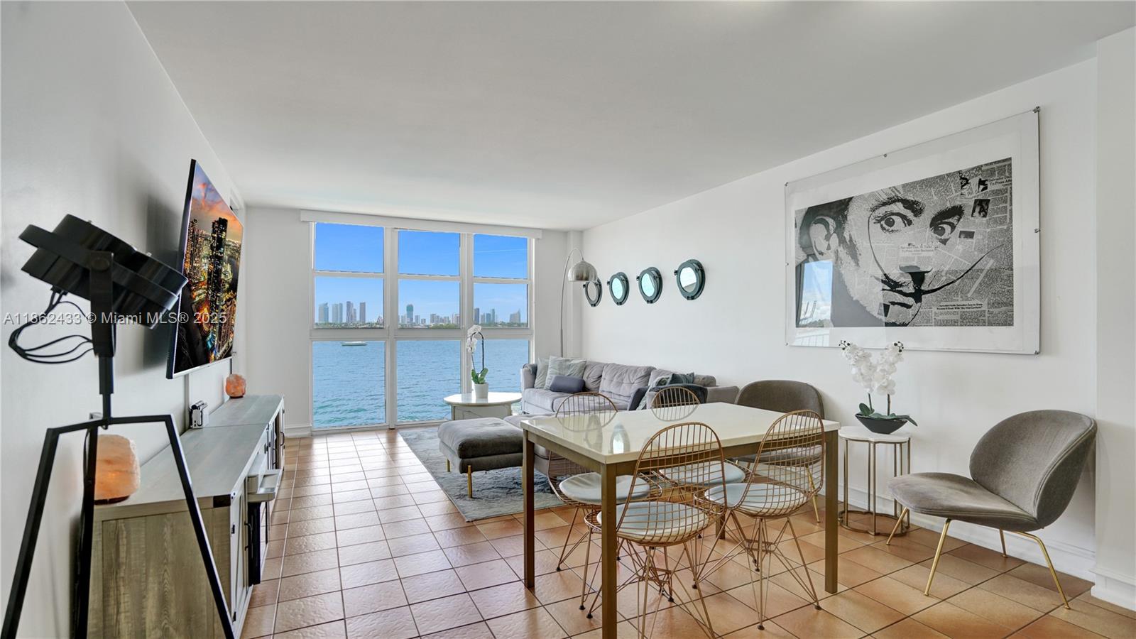 BAYVIEW TERR CONDO - Residential