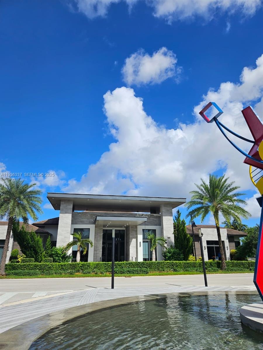 DOWNTOWN DORAL SOUTH PHAS - Residential