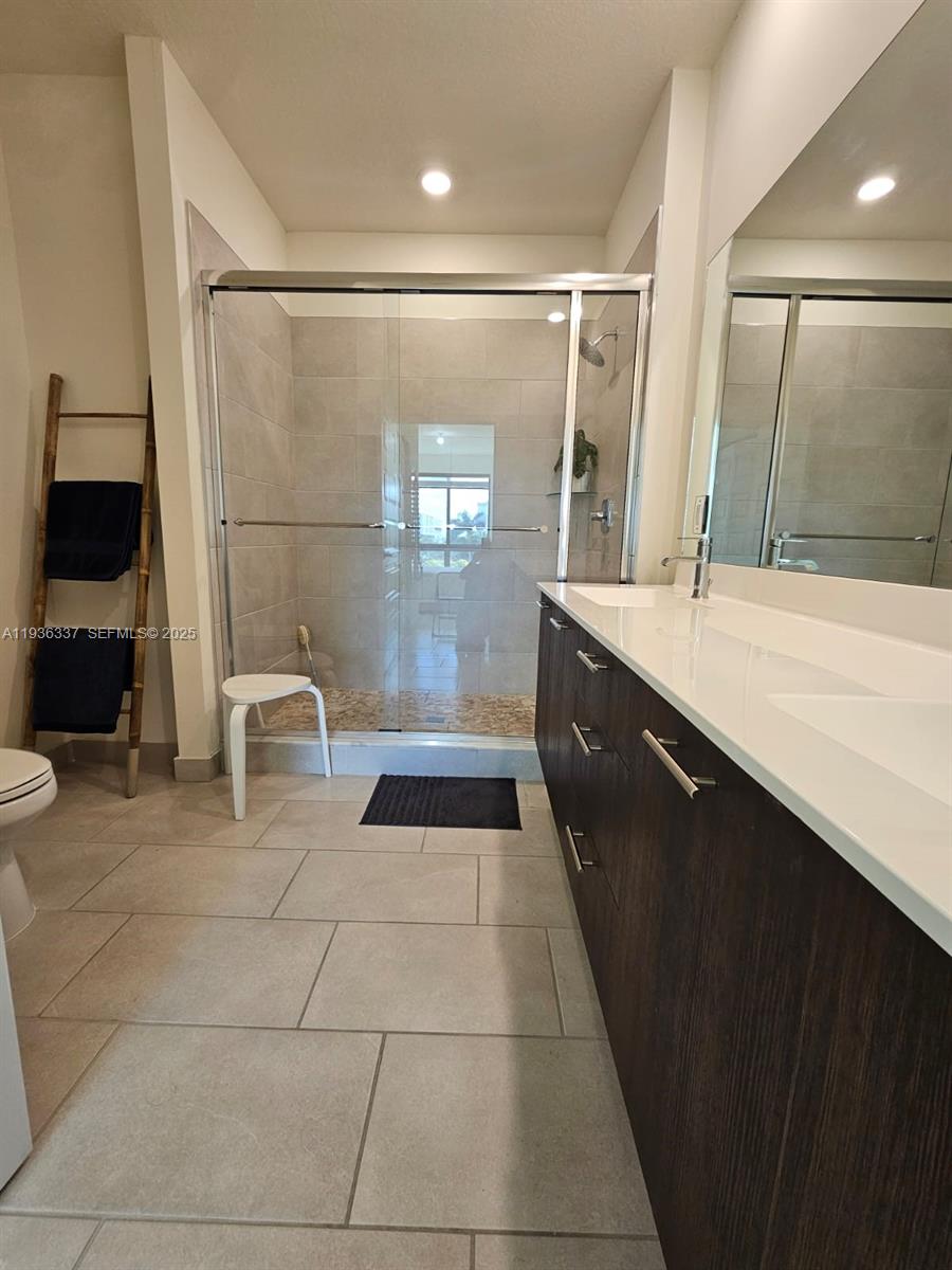 DOWNTOWN DORAL SOUTH PHAS - Residential