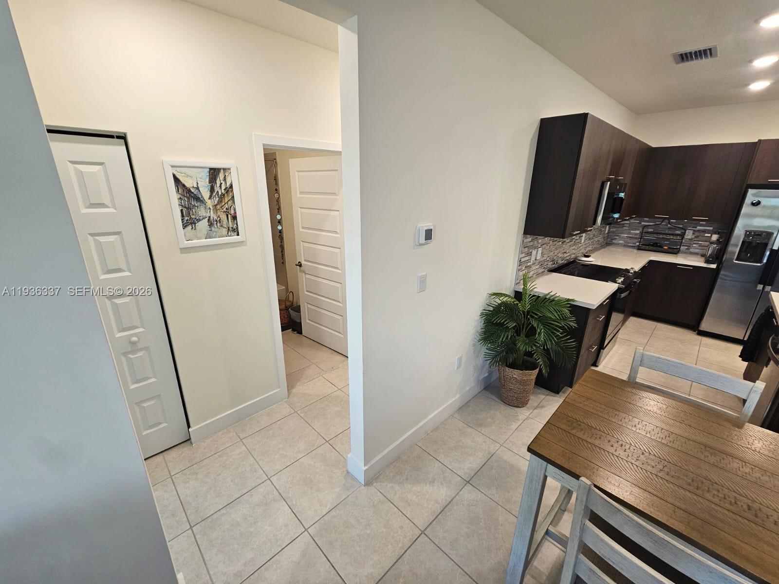 DOWNTOWN DORAL SOUTH PHAS - Residential