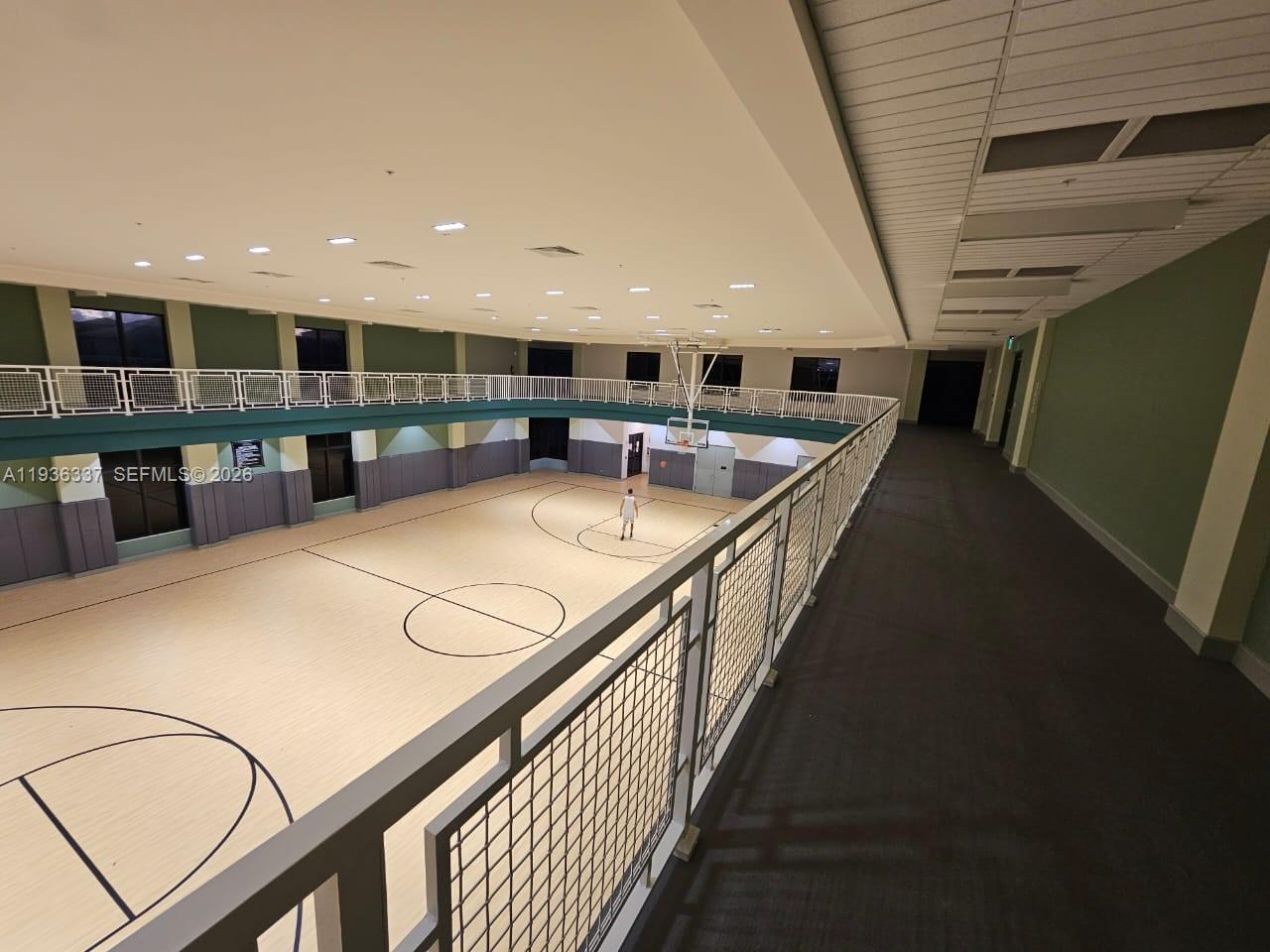 DOWNTOWN DORAL SOUTH PHAS - Residential