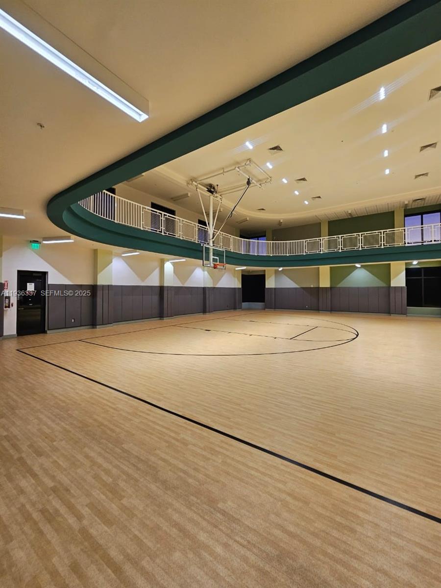 DOWNTOWN DORAL SOUTH PHAS - Residential