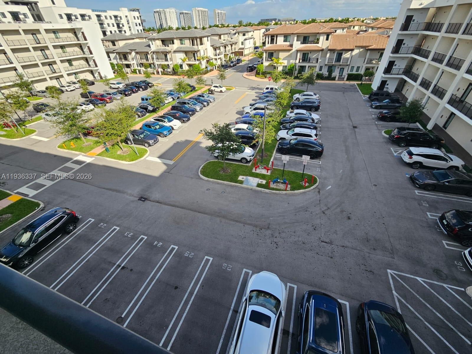DOWNTOWN DORAL SOUTH PHAS - Residential