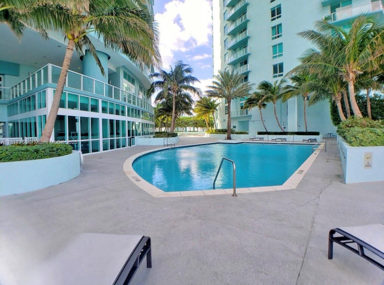 QUANTUM ON THE BAY CONDO - Residential