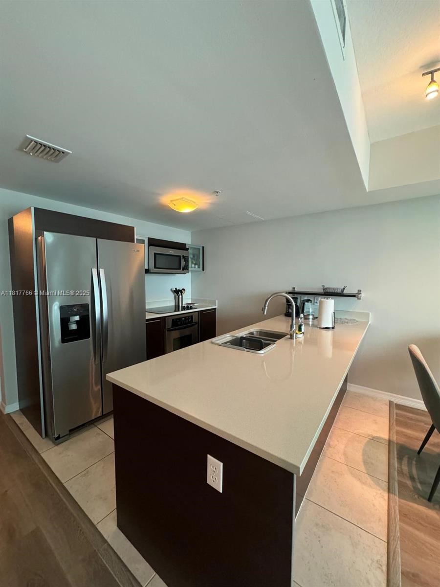 QUANTUM ON THE BAY CONDO - Residential