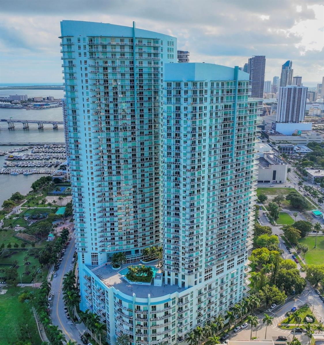 QUANTUM ON THE BAY CONDO - Residential