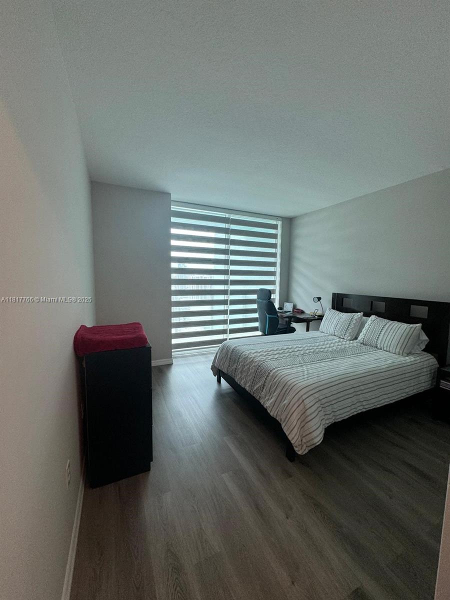 Property for Sale at 1900 N Bayshore Dr 3909, Miami, Broward County, Florida - Bedrooms: 1 
Bathrooms: 2  - $460,000