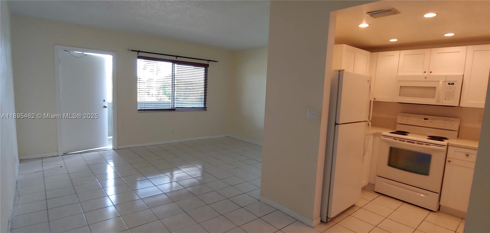 CORAL POINT CONDOMINIUM - Residential