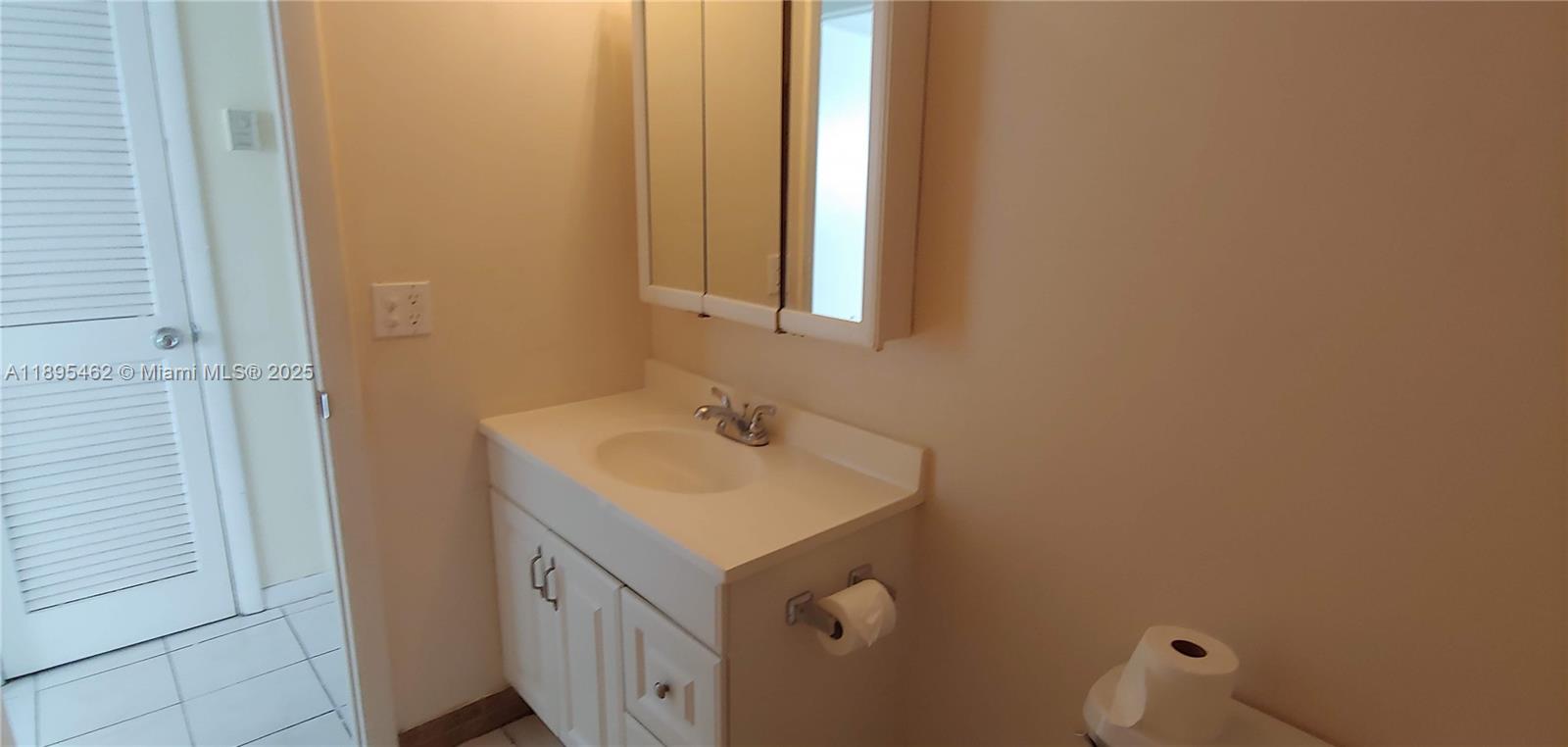 CORAL POINT CONDOMINIUM - Residential