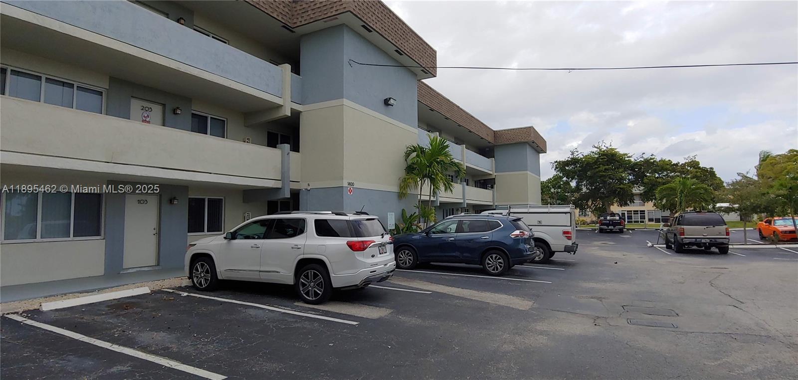 CORAL POINT CONDOMINIUM - Residential