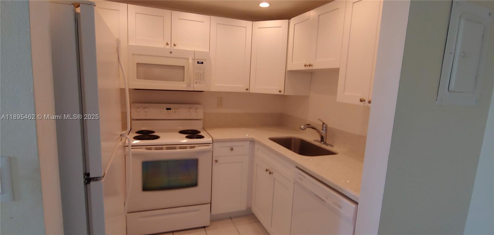 CORAL POINT CONDOMINIUM - Residential