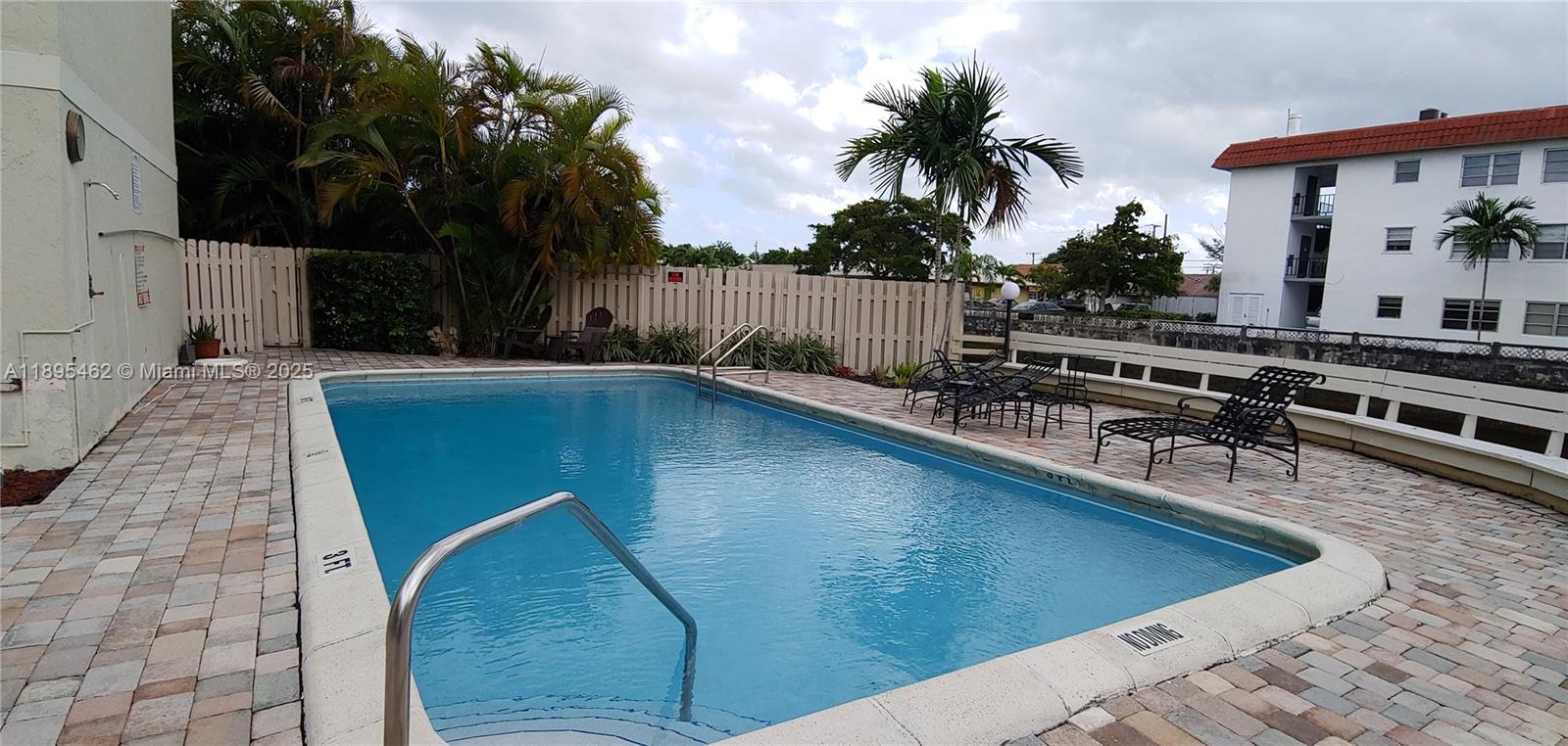 CORAL POINT CONDOMINIUM - Residential