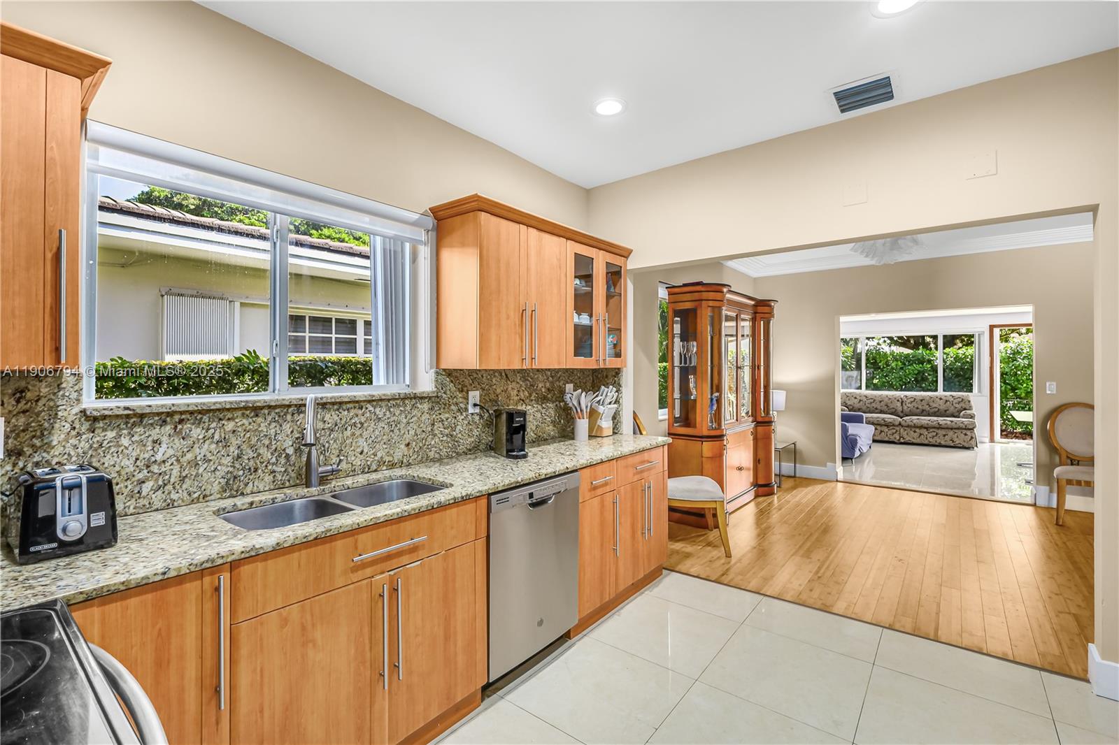 ALTOS DEL MAR NO 6 - Residential